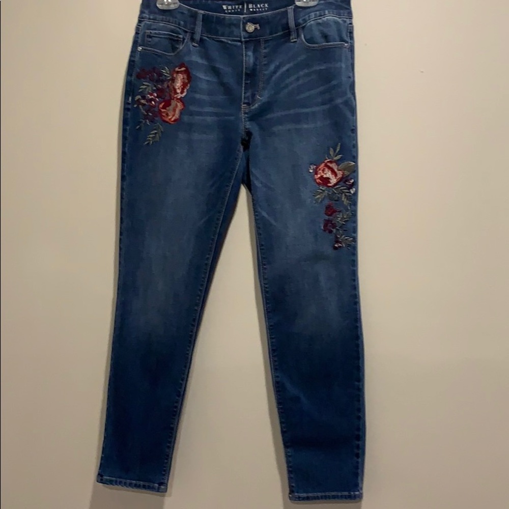 PRE-LOVED WHITE HOUSE BLACK MARKET JEANS